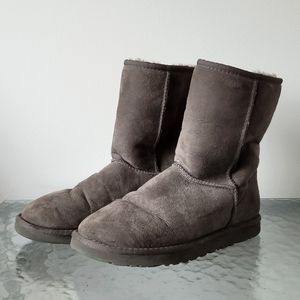 Ugg short grey boots